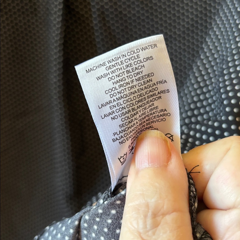 Hilary Radley Black and White V-Neck Blouse large - Picture 5 of 5